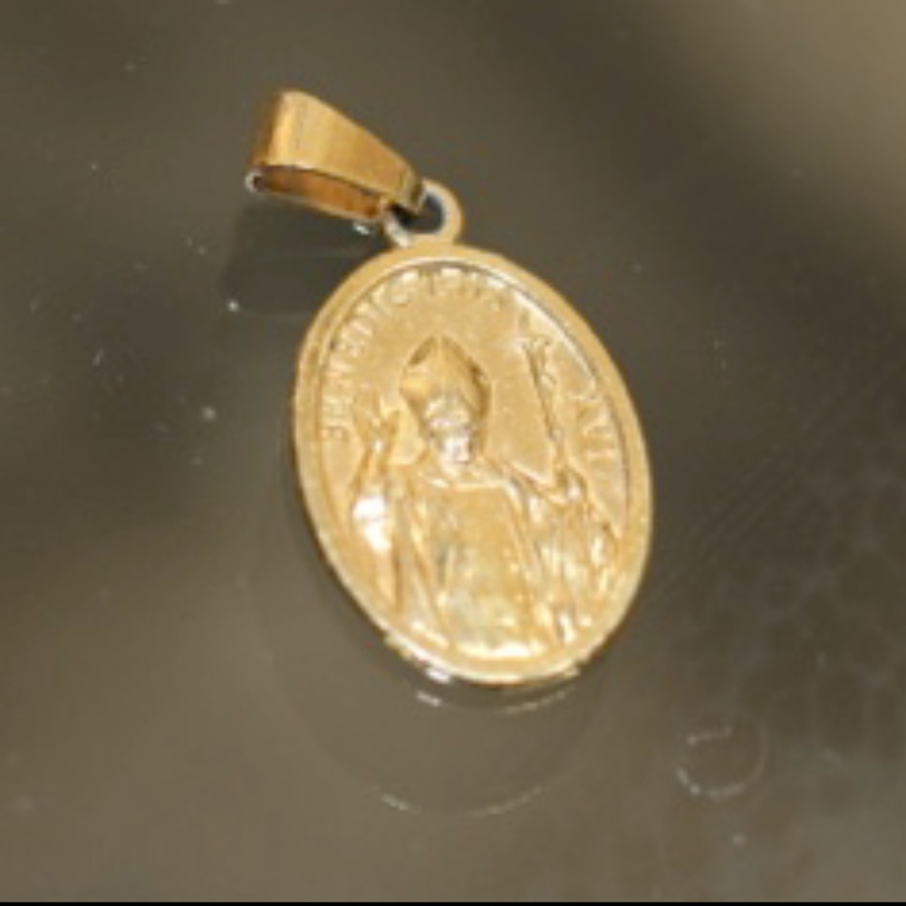 Benedict US XVI Gold Plated Pendant
